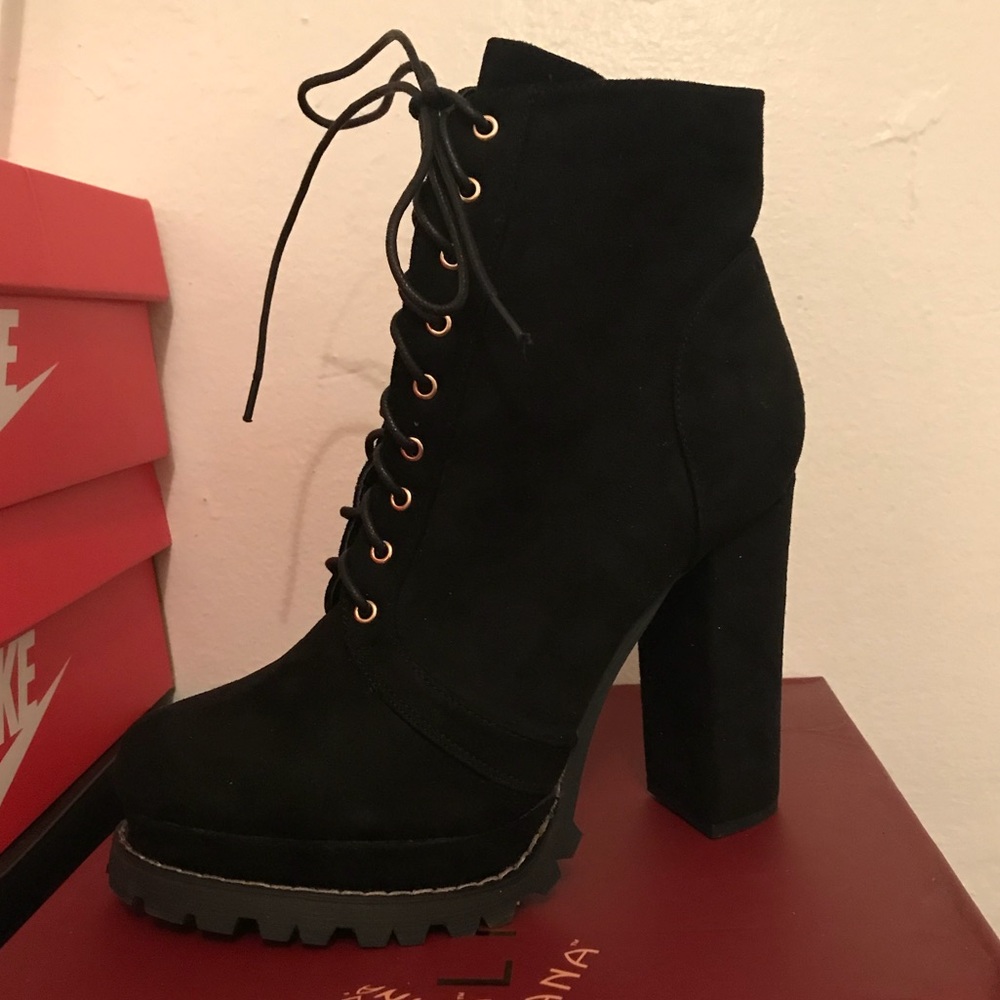 Black heel boots